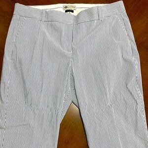 JCrew, blue/white seersucker look women’s pant. Adorable. Worn once. Siz…